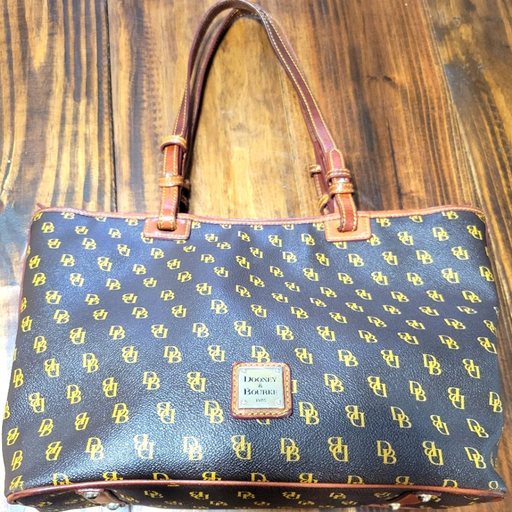 Used Dooney & Bourke handbag